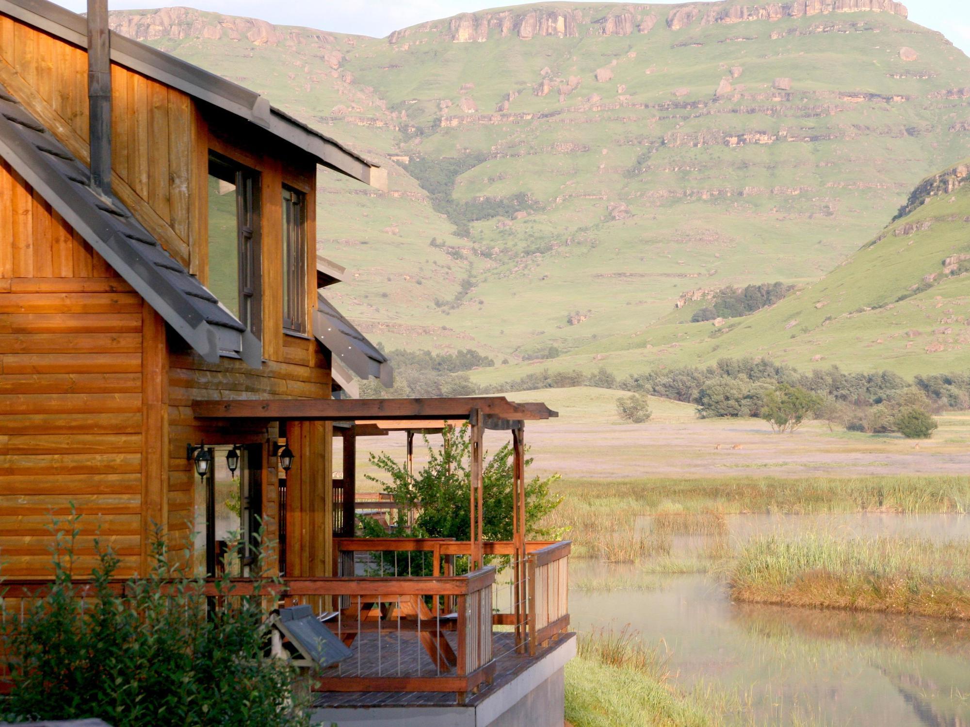 Sani Valley Nature Lodges Himeville Buitenkant foto